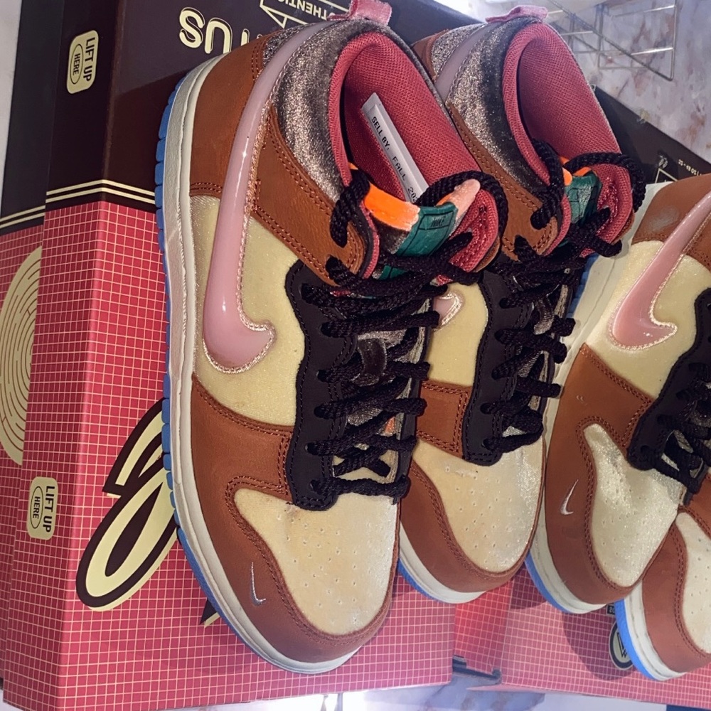 Nike Dunk Mid (chocolate milk)